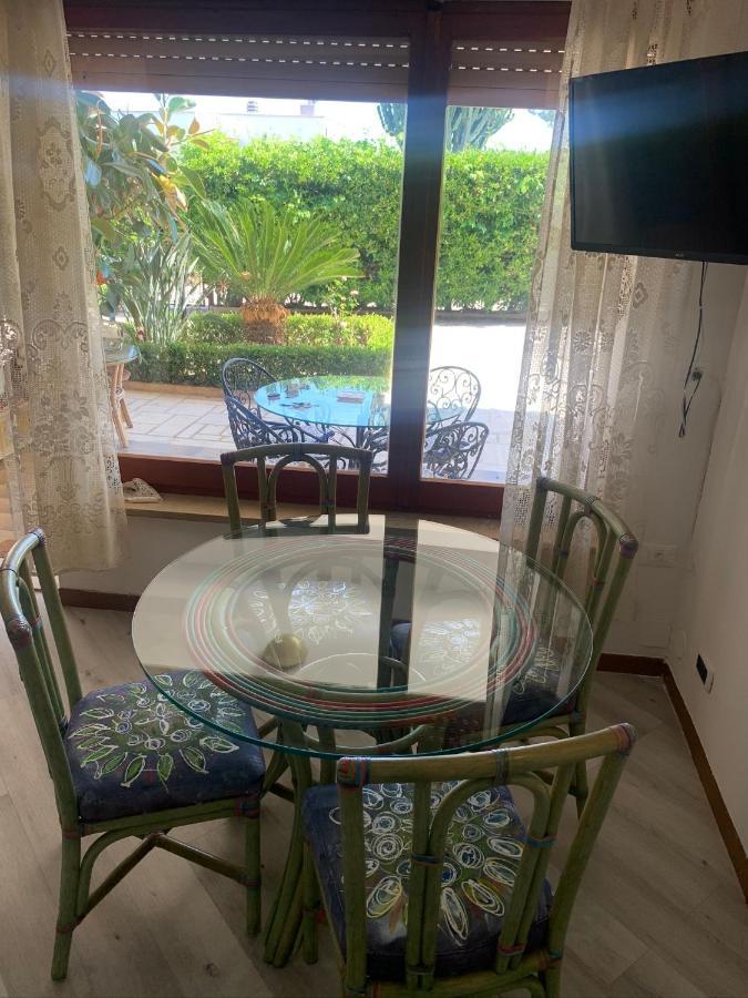 Un Ospite A Fontania Bed & Breakfast กาเอตา ภายนอก รูปภาพ