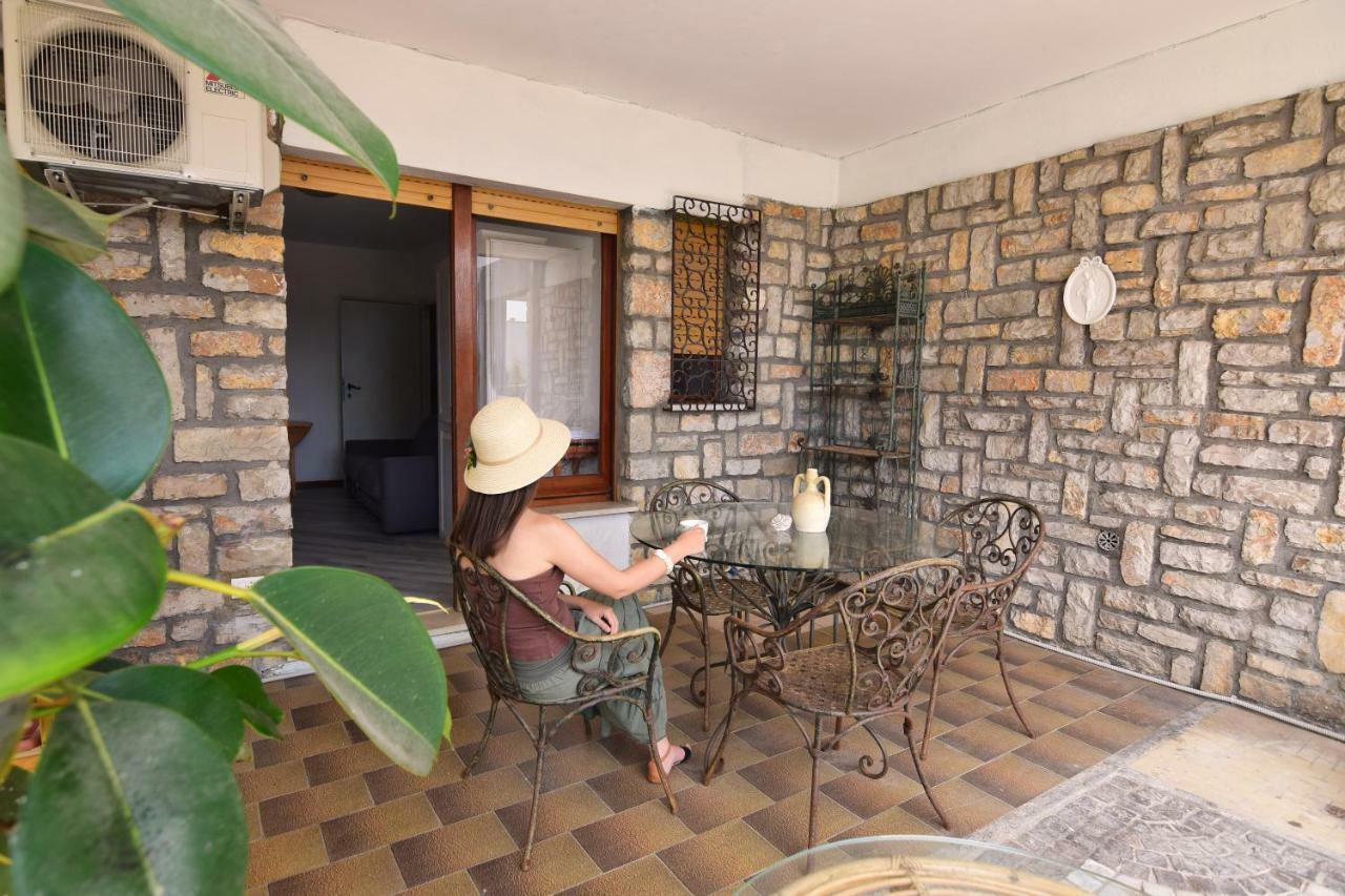 Un Ospite A Fontania Bed & Breakfast กาเอตา ภายนอก รูปภาพ