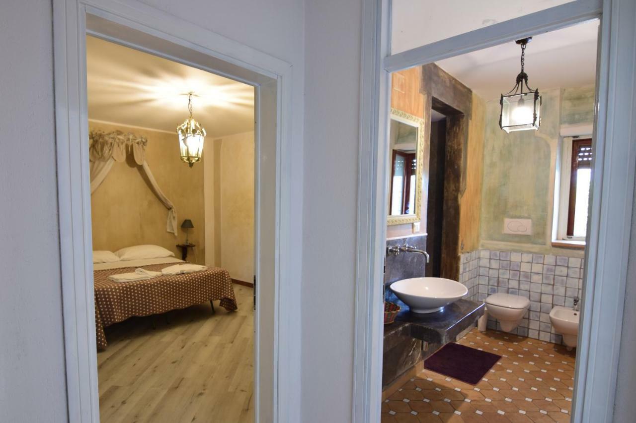 Un Ospite A Fontania Bed & Breakfast กาเอตา ภายนอก รูปภาพ