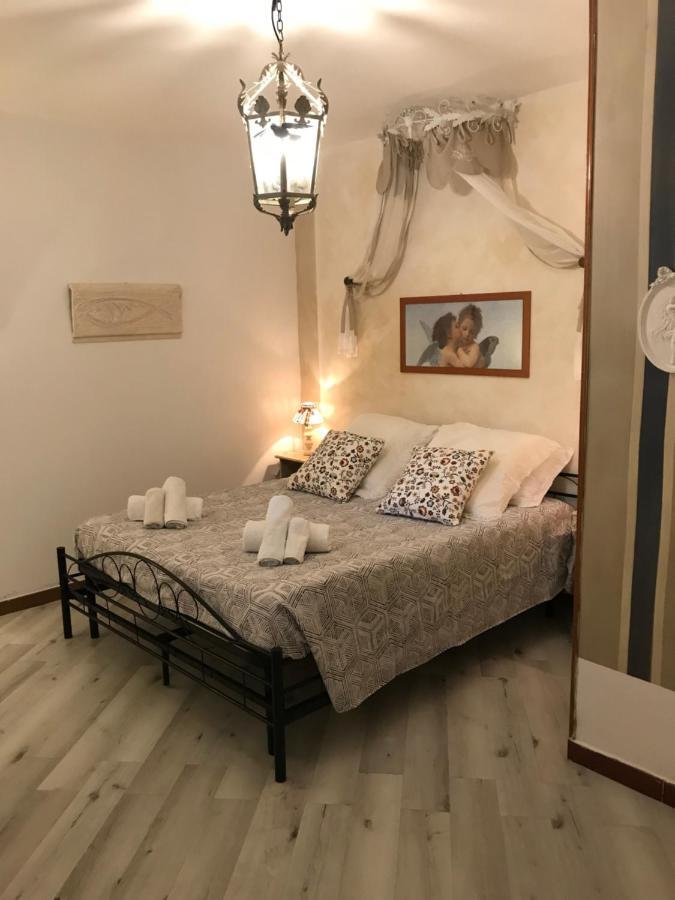 Un Ospite A Fontania Bed & Breakfast กาเอตา ภายนอก รูปภาพ