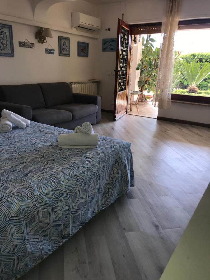 Un Ospite A Fontania Bed & Breakfast กาเอตา ภายนอก รูปภาพ